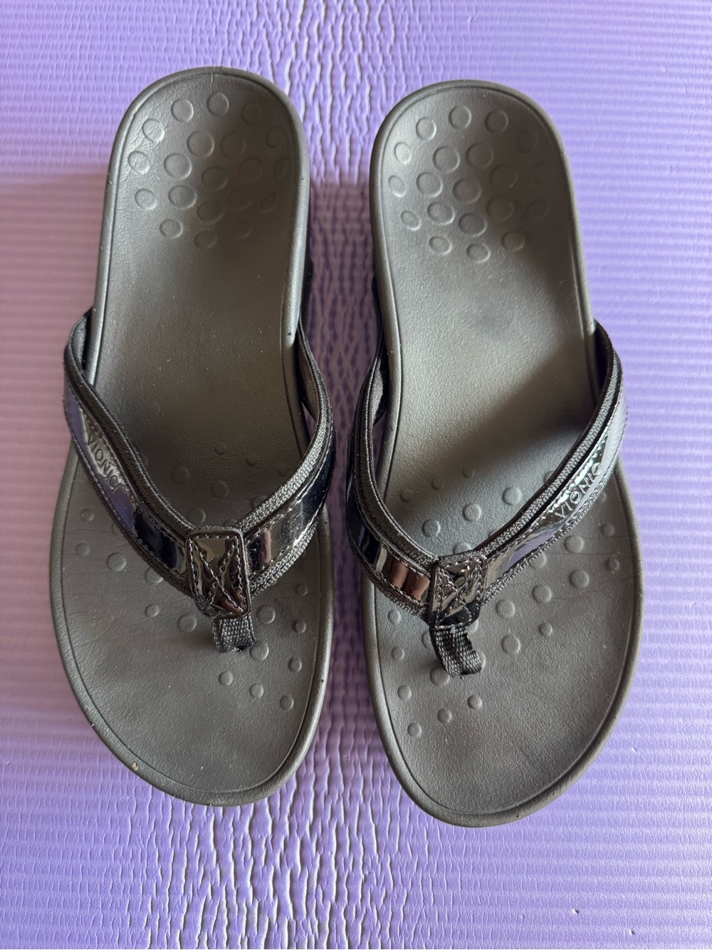 Vionic Women's Black Patent Flip Flop Sandals - Comfort Footbed